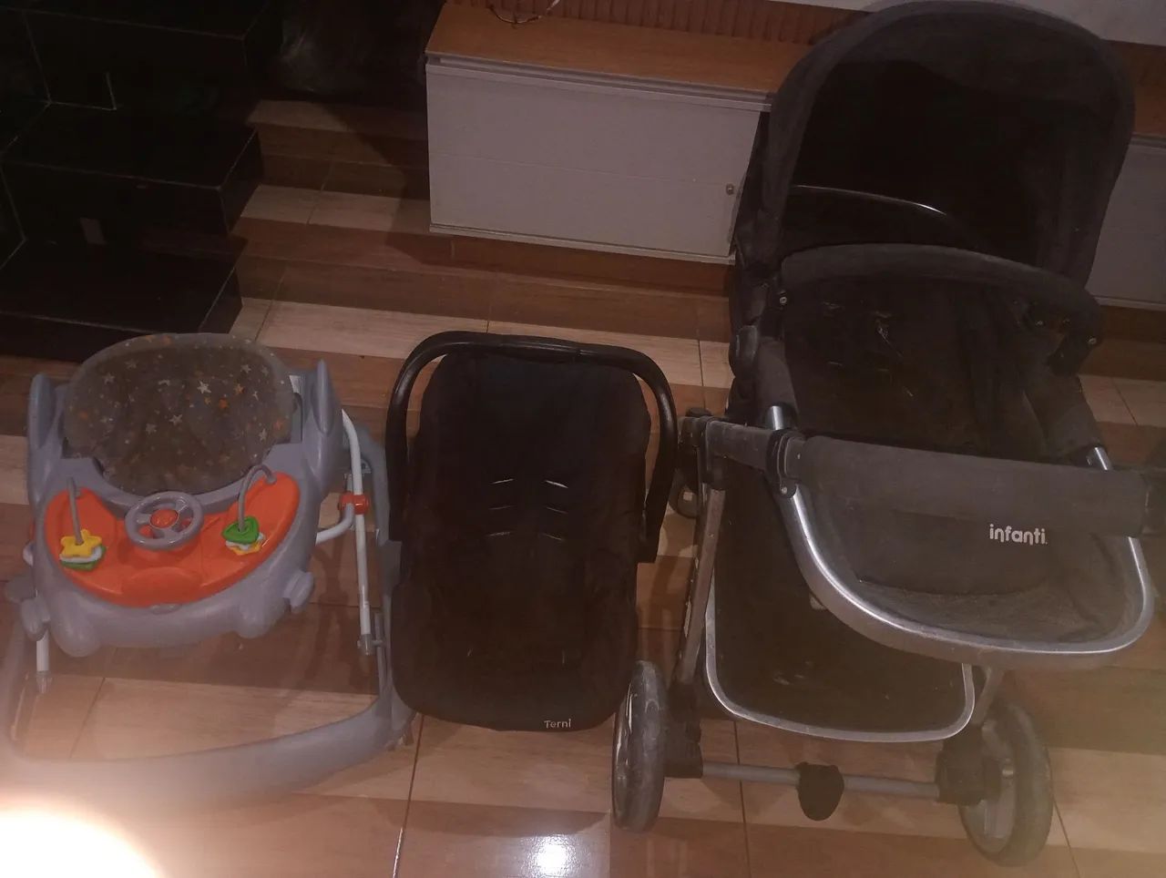 Carinho com bebê conforto/