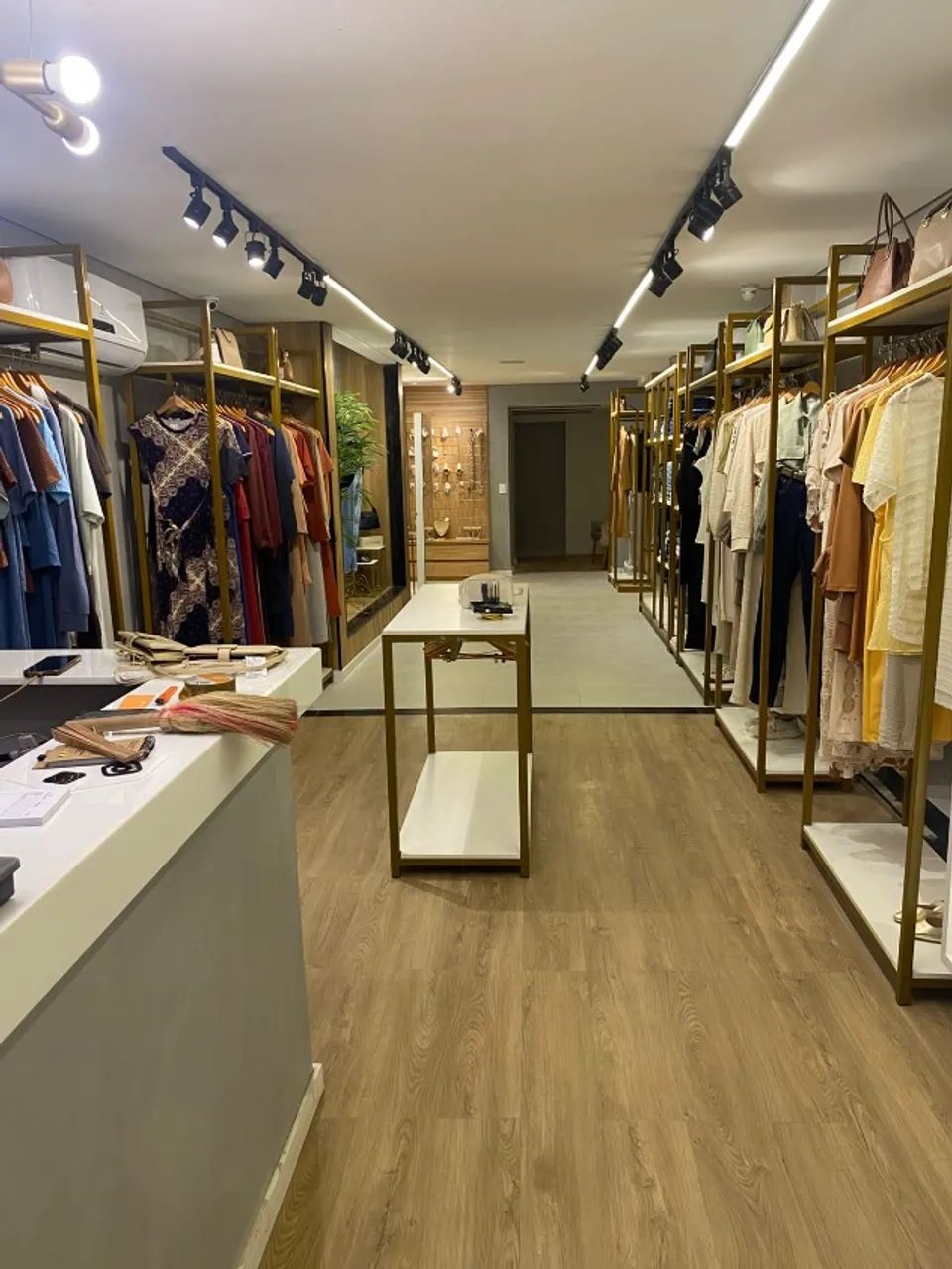 Vendedora Moda feminina - Foto 2