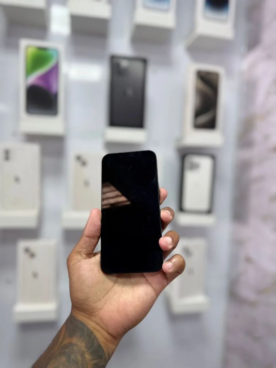 IPHONE 16e 256GB<br>R$ 3.799,00 GARANTIA APPLE - Foto 2