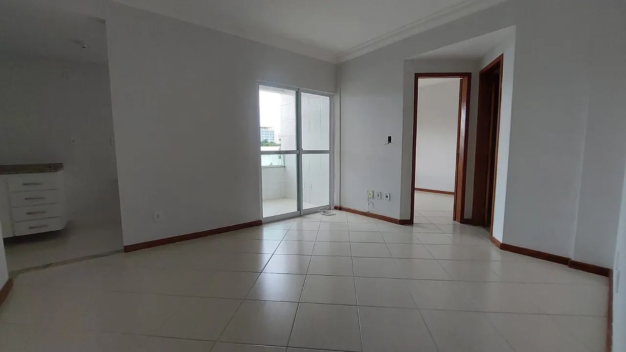 Alugo Ed. Letícia com 1 quarto 
