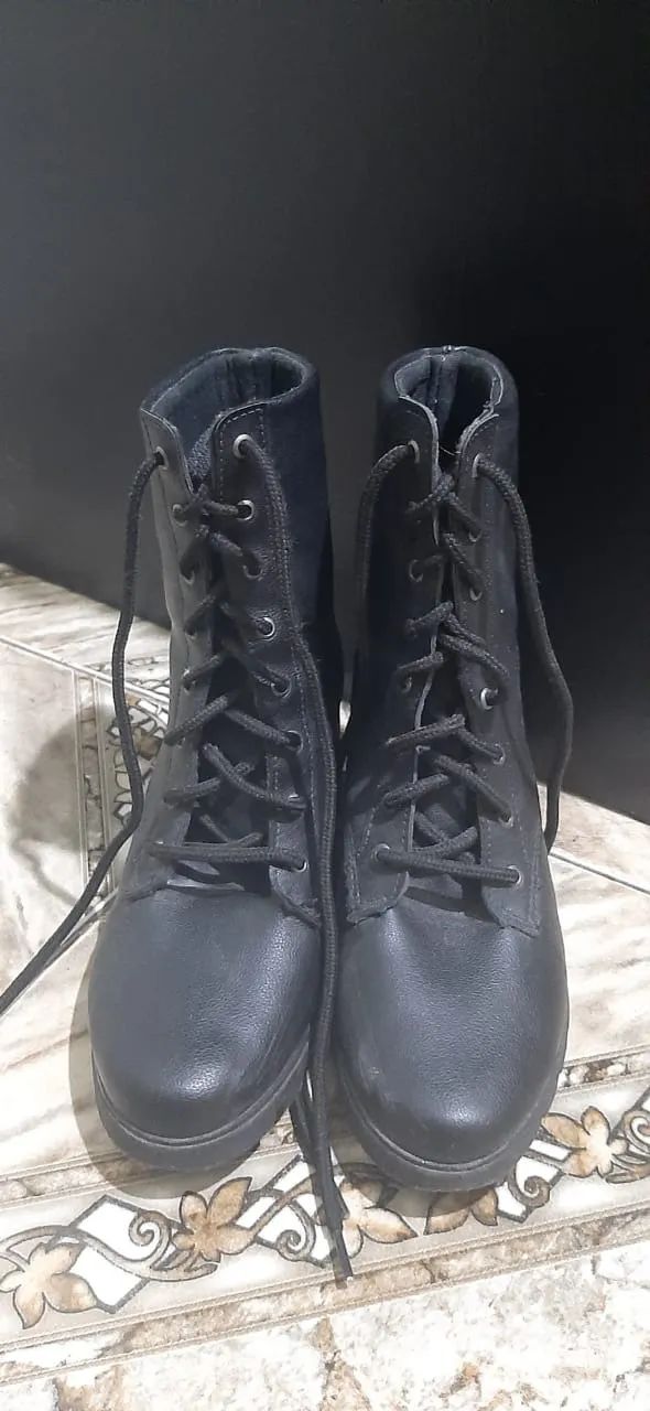 bota feminina couro preto 37 - Foto 2