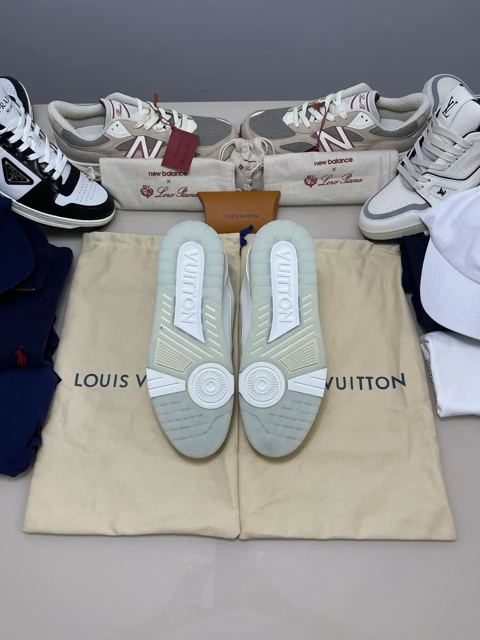 Louis Vuitton LV Trainer branco e cinza - Foto 4