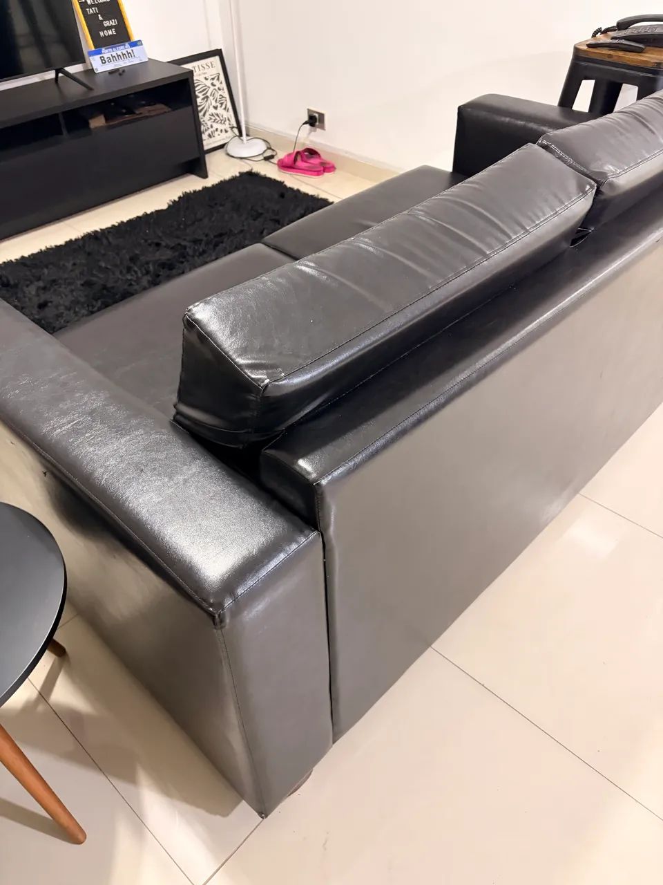 Sofá-cama 3 lugares em courino preto - Ótimo estado - Foto 3
