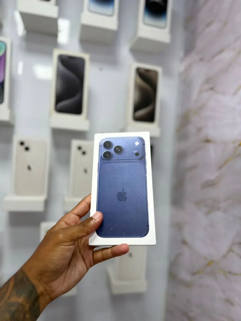 IPHONE 17 PRO MAX 256GB AZUL<br>R$ 8.850,00