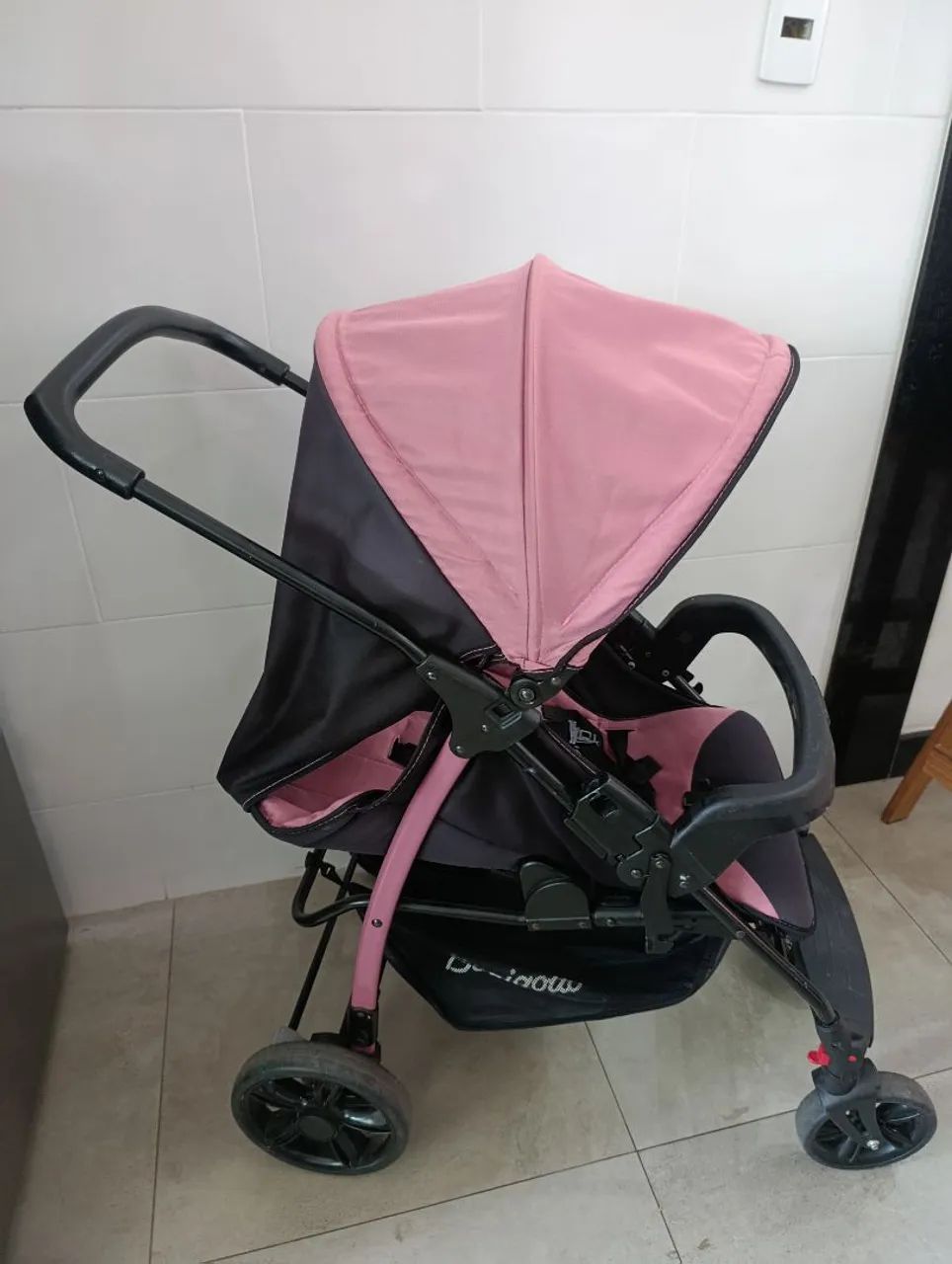 Vendo carrinho de bebê e bebê conforto com base 