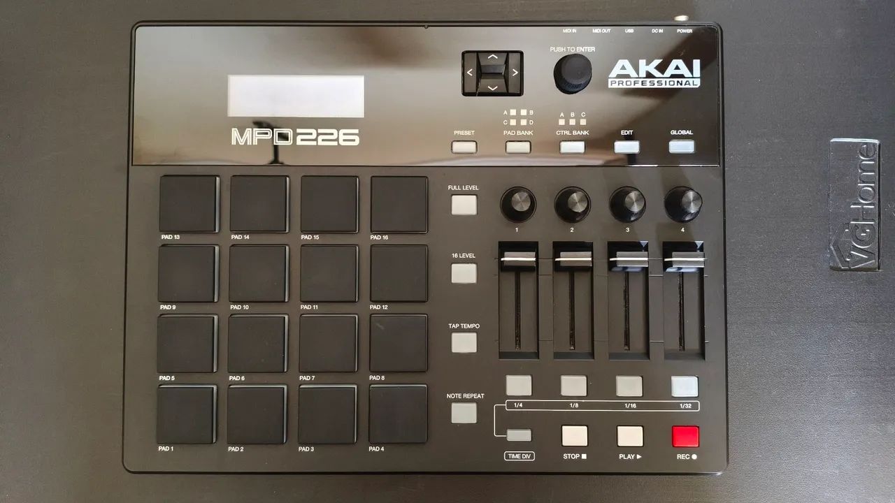 Controlador Midi Akai MPD 226 - Foto 4