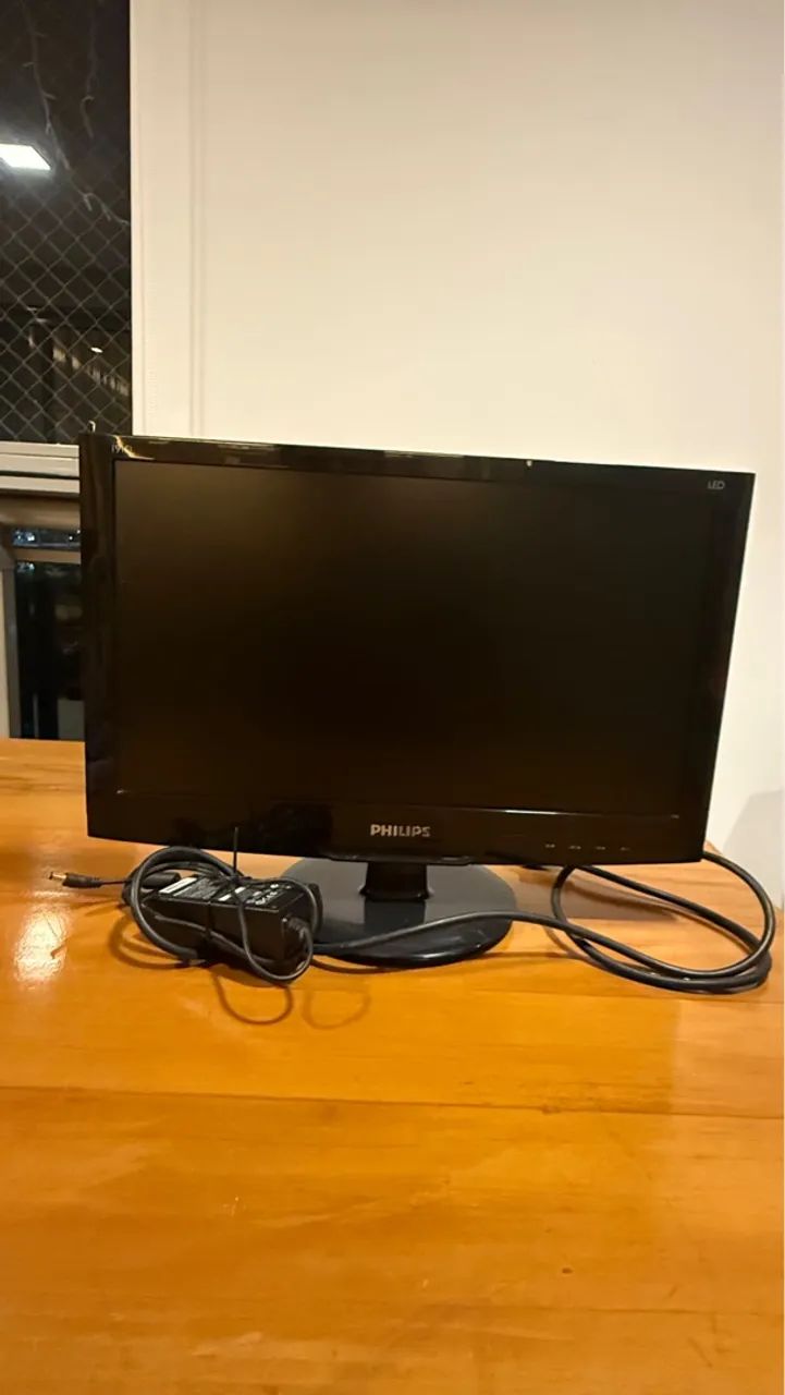 Monitor Philips Led 19 polegadas modelo 19IEL Lcd saida serial