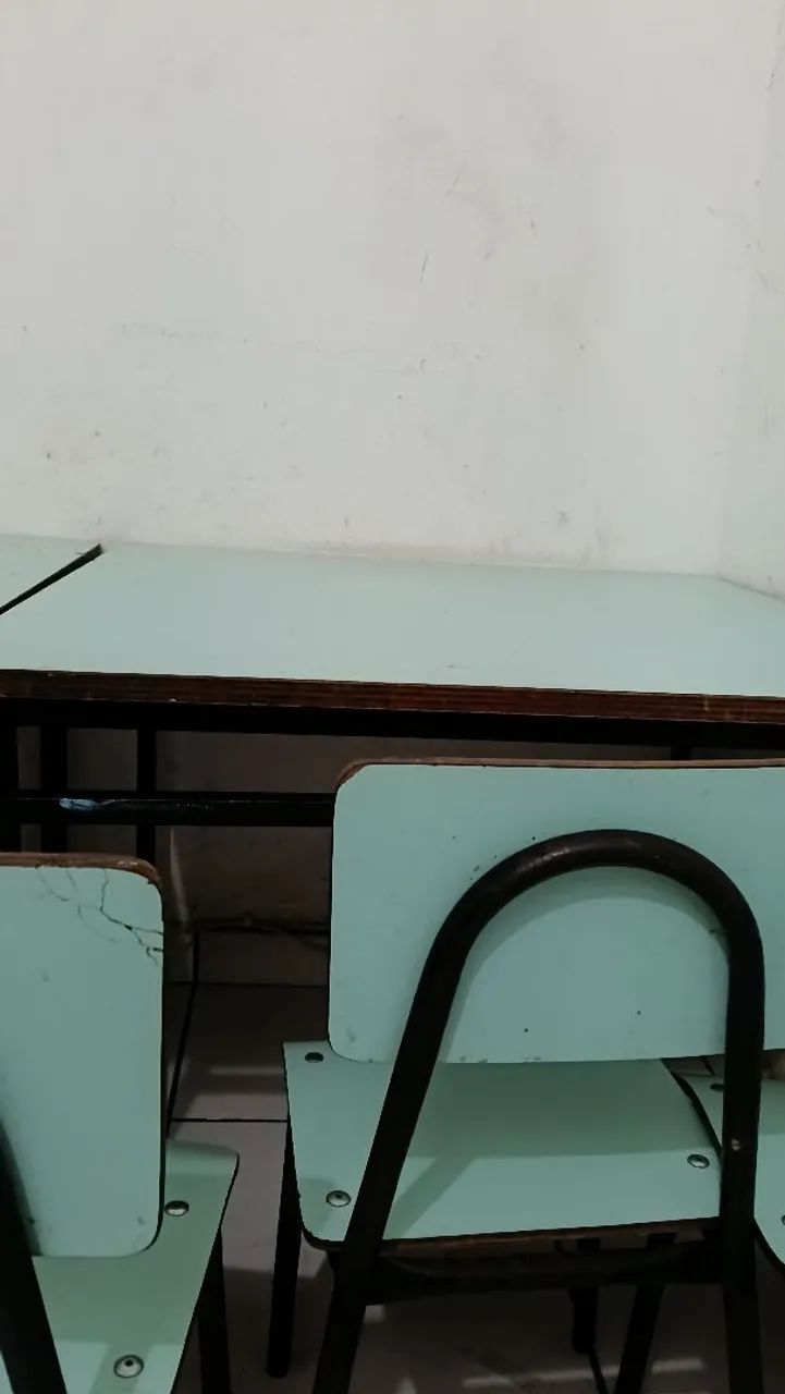 Mesa infantil de ferro e madeira + 3 cadeiras grátis  - Foto 2
