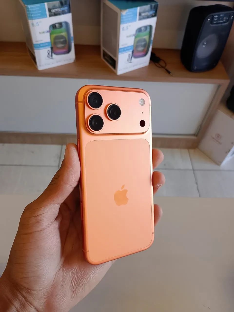 Vendo 17 pro Max  - Foto 2