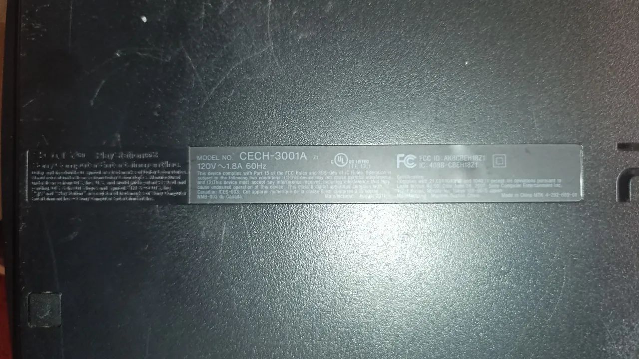 PS3 Slim modelo CECH-3001A desbloqueado com 4 joysticks - Foto 2