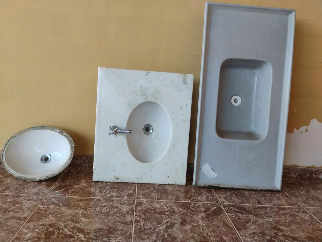 2 lavatórios e um pia - Foto 2