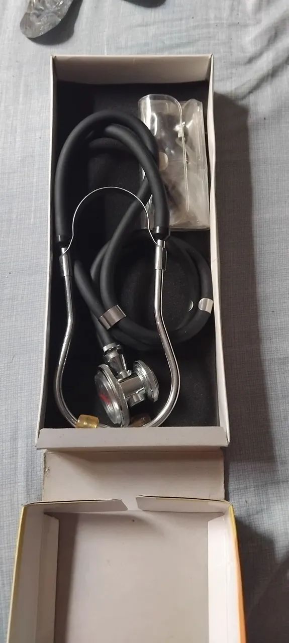 Kit estetoscópio e esfigmomanômetro  - Foto 2