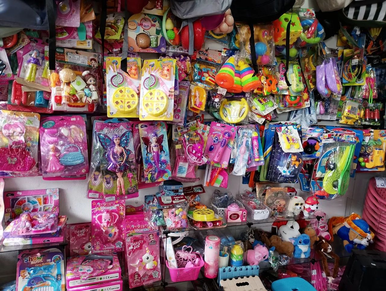 Brinquedos altas variedades 