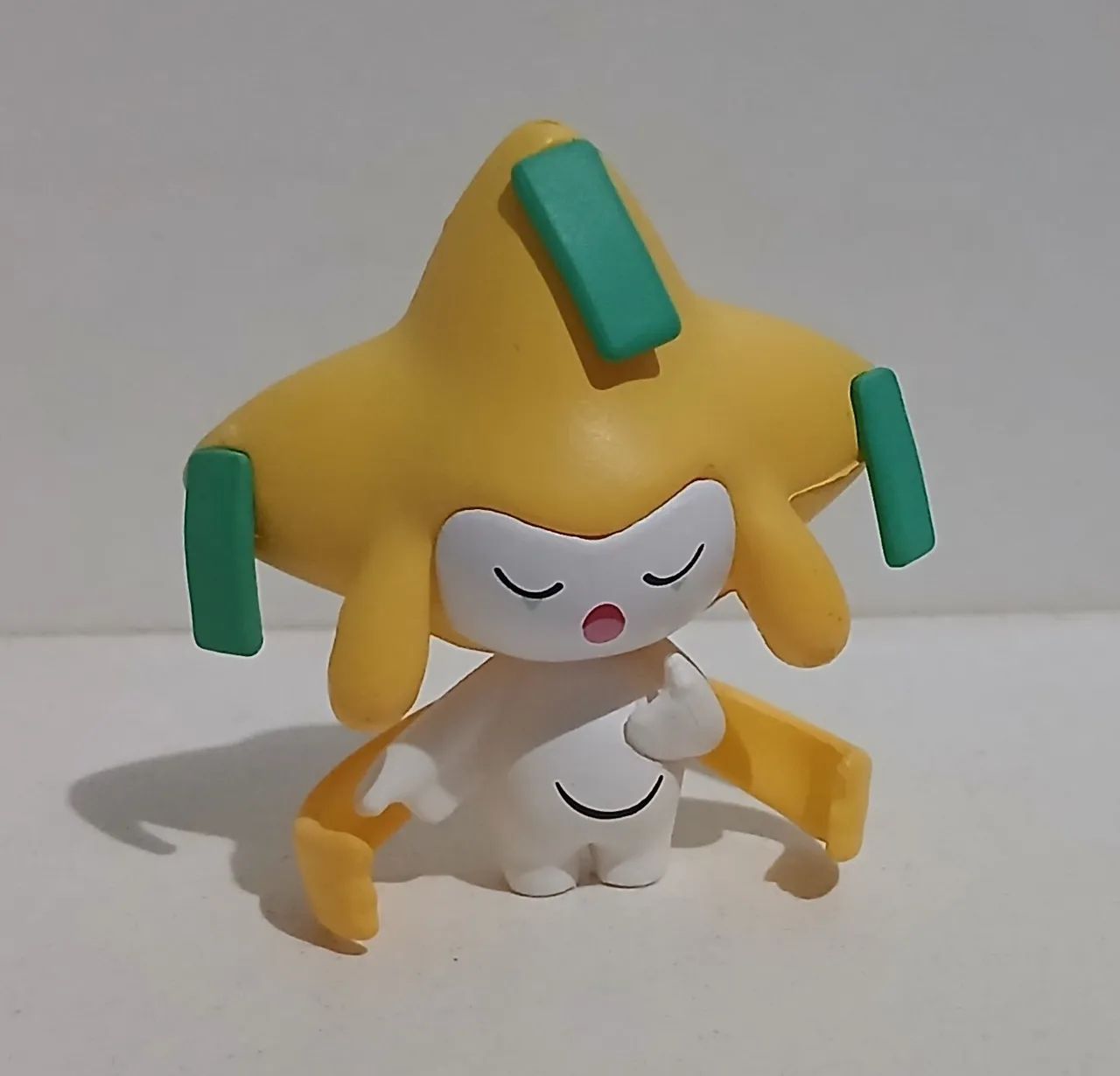BONECO ACTION FIGURE MINIATURA POKEMON JIRACHI