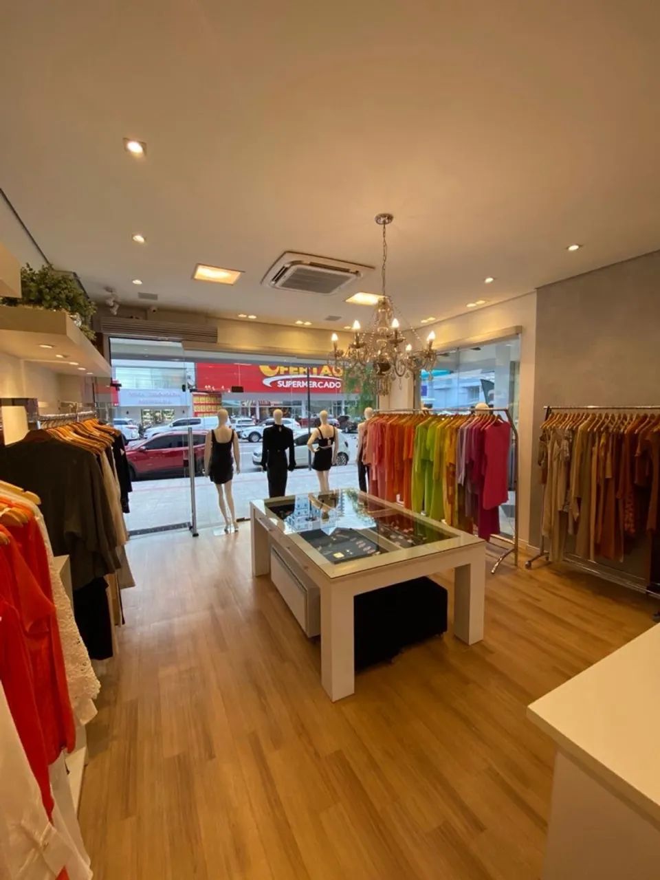 Loja de roupas pronta para a temporada - Foto 2