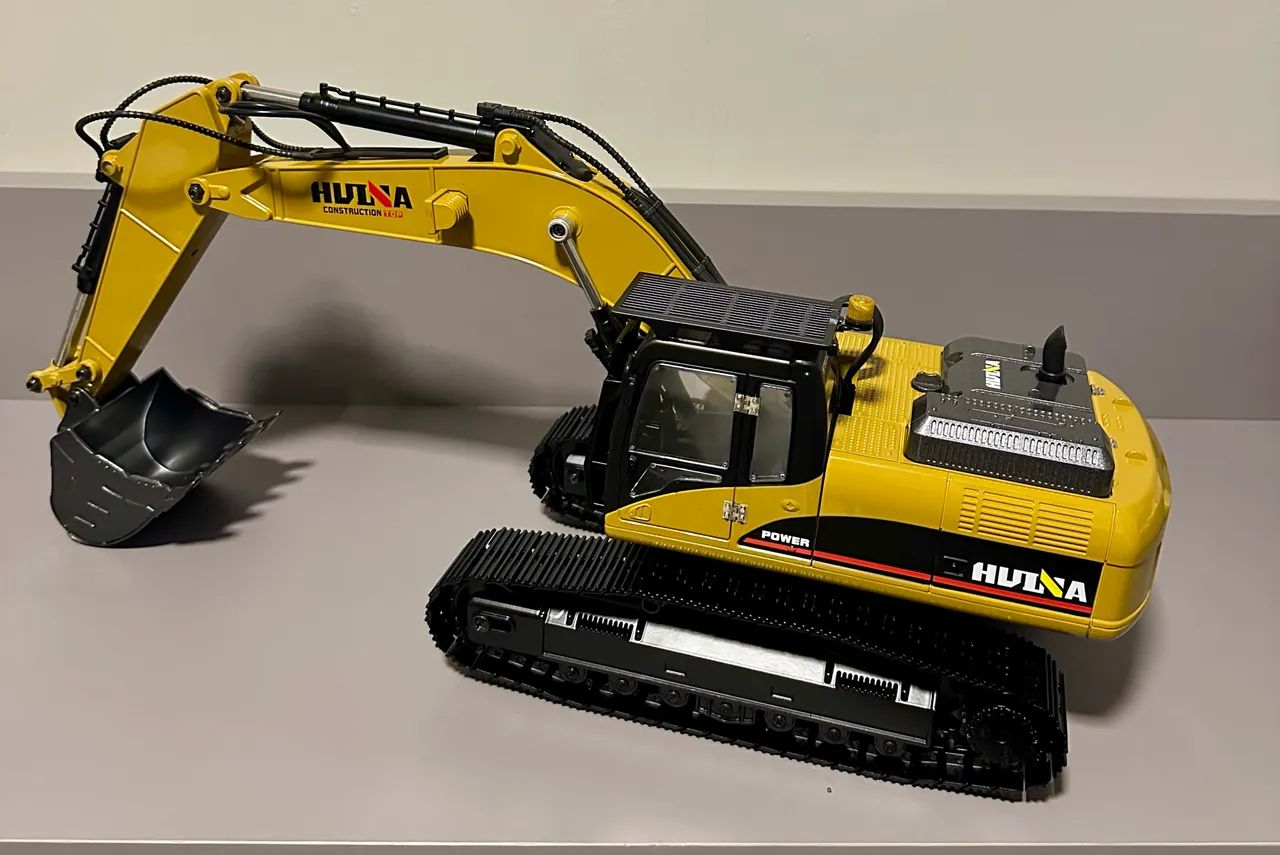 Huina escavadeira 1580 metal 1:14