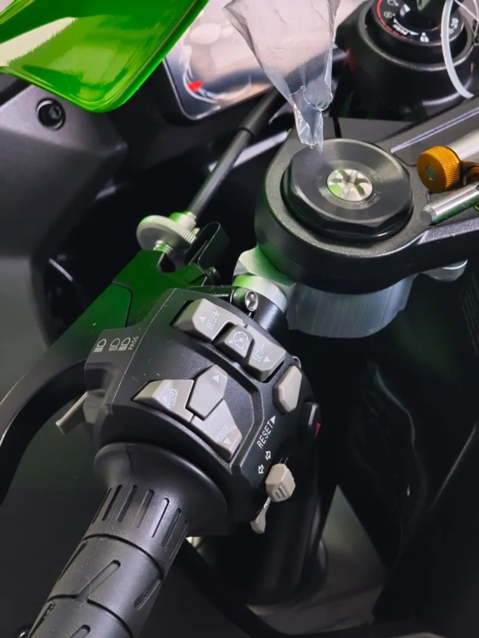 ZX-10R 2027 - Foto 3