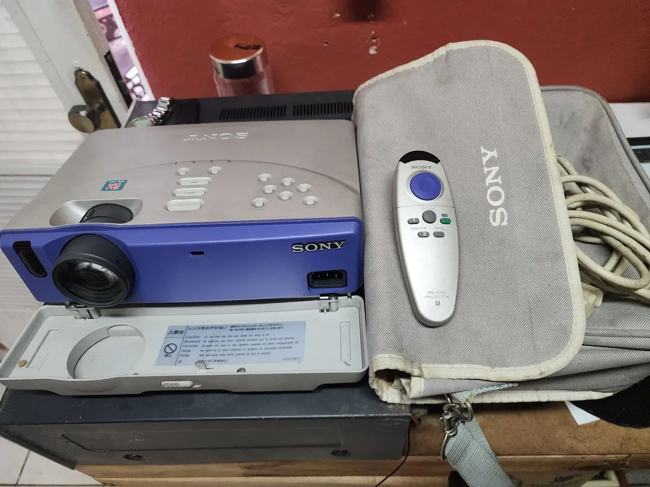 Projetor Sony VPL-CS1+ Controle+Bolsa( Defeito )