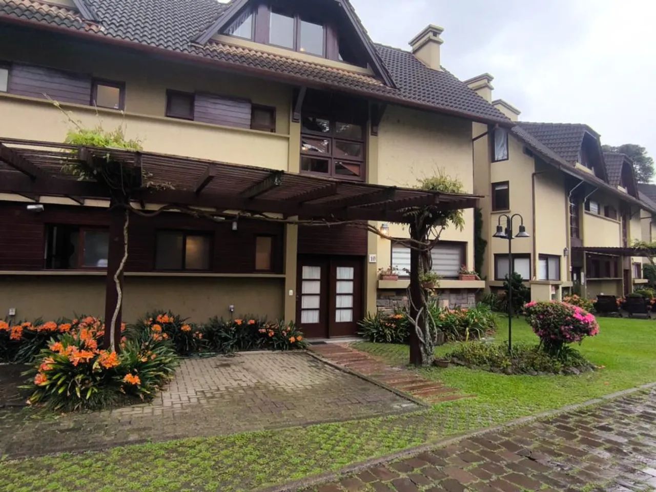 Casa 4 Dorm - Bairro Bavária