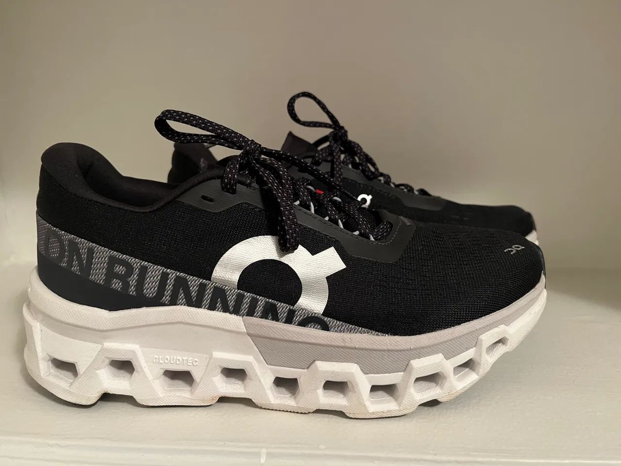 Cloudmonster feminino 38