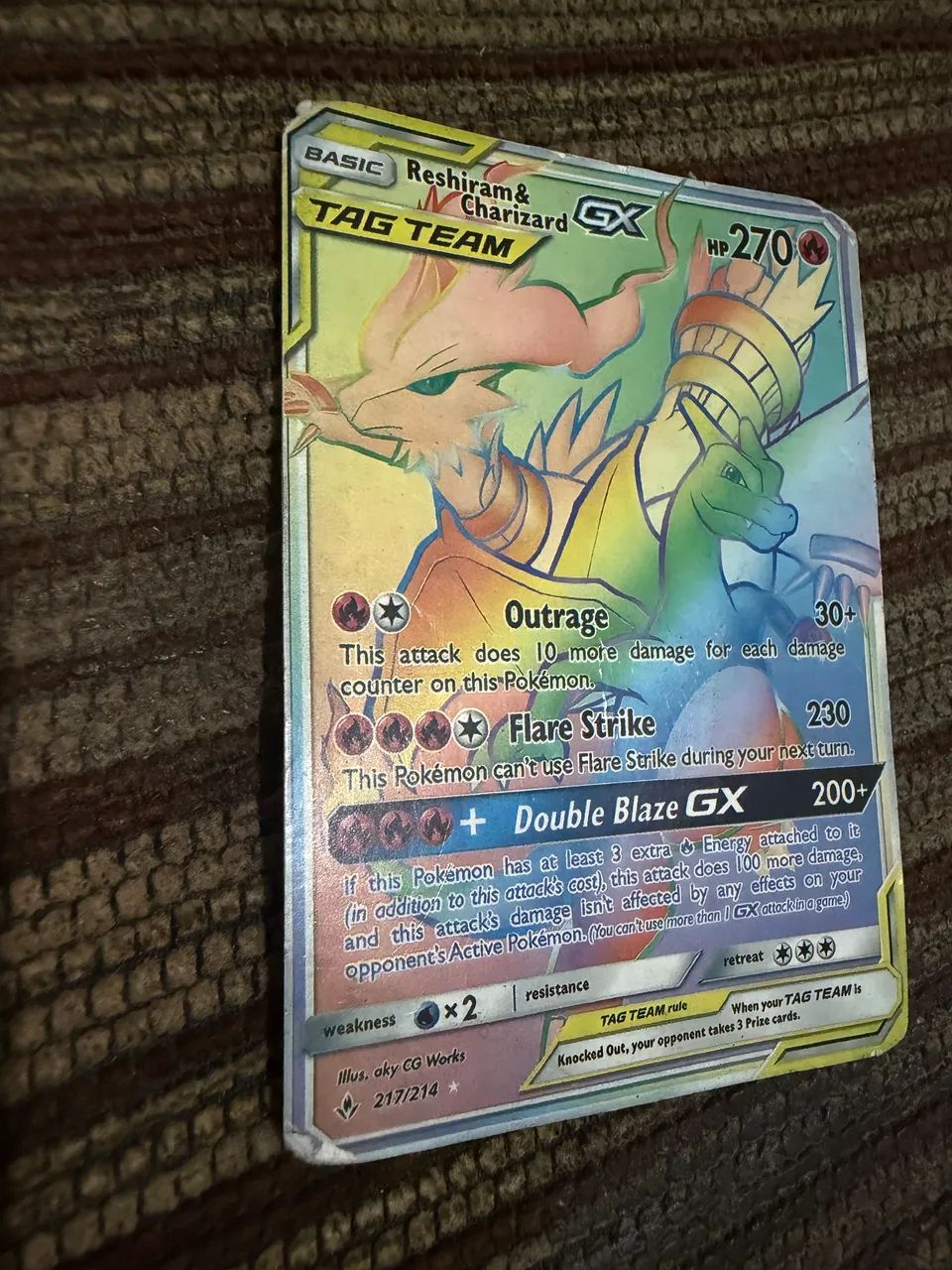 Figurinha Reshiram & Charizard-GX (TAG TEAM) - Foto 2
