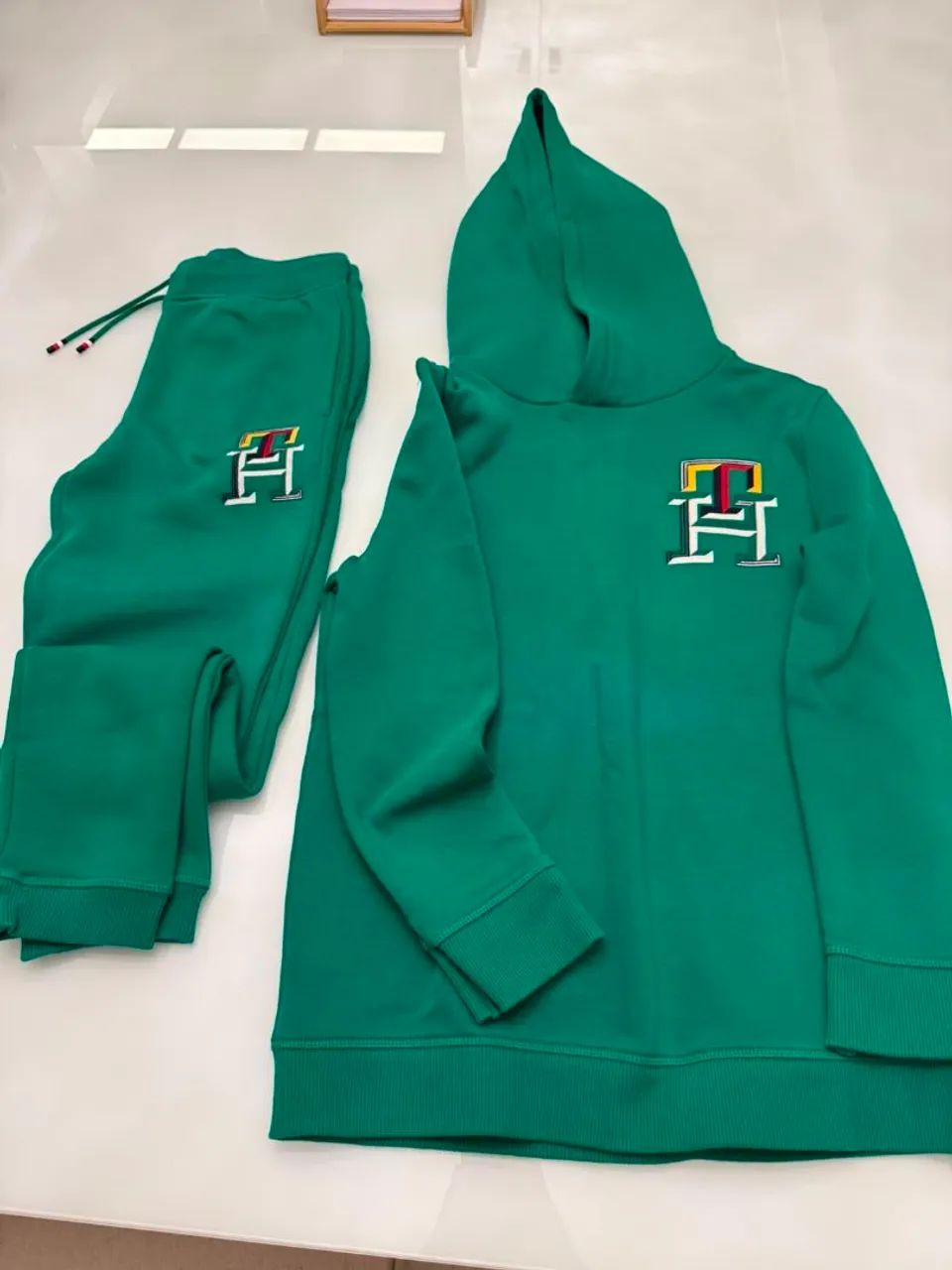 Conjunto Moletom Tommy Hilfiger INFANTIL (verde)