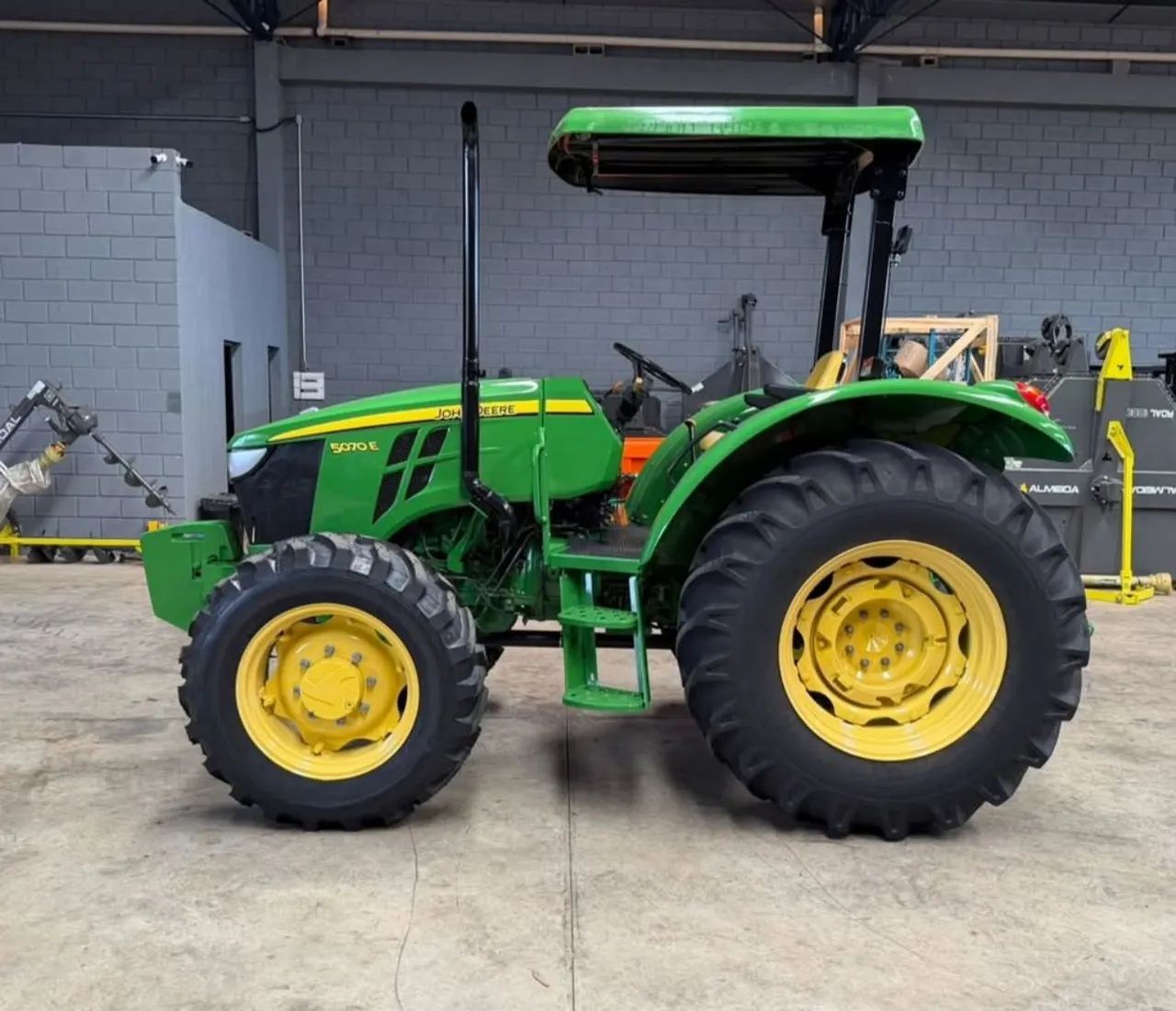 Trator Jhon Deere  - Foto 3