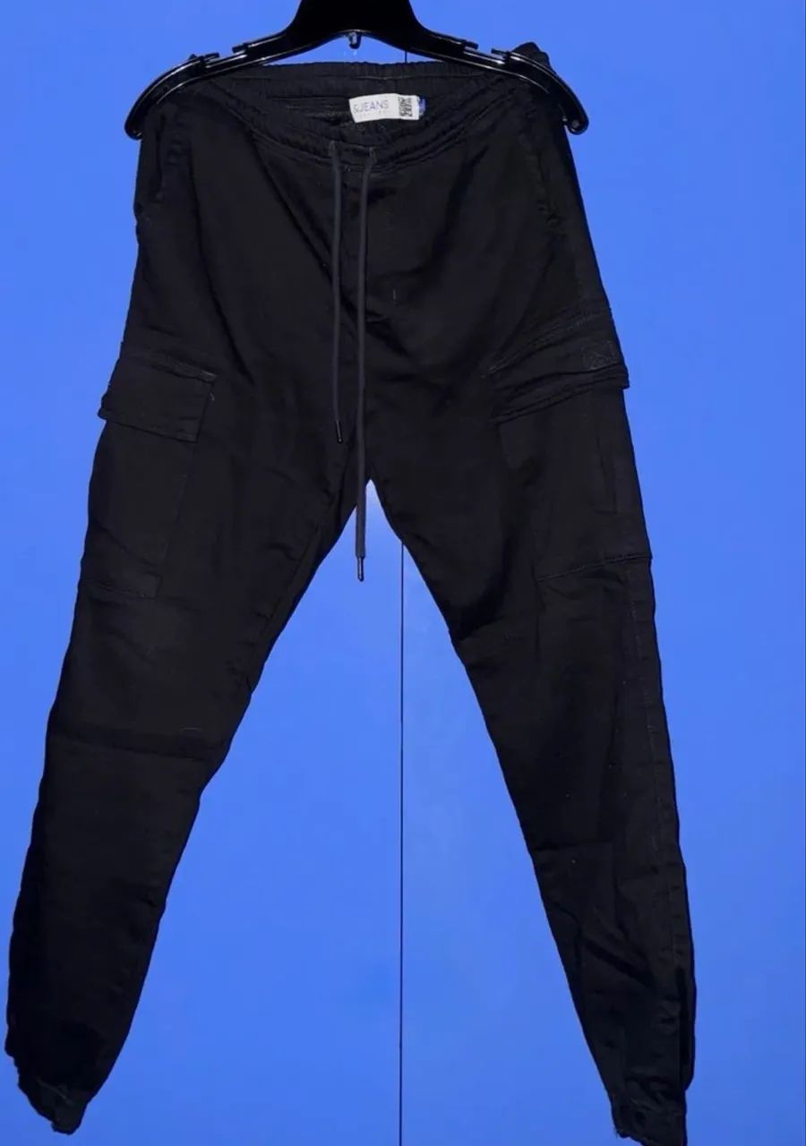 Calça cargo C&A preta 