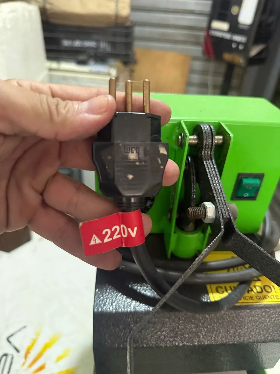 MÁQUINA SELADORA DE COPOS E POTES PAPELLO - 220V  - Foto 5