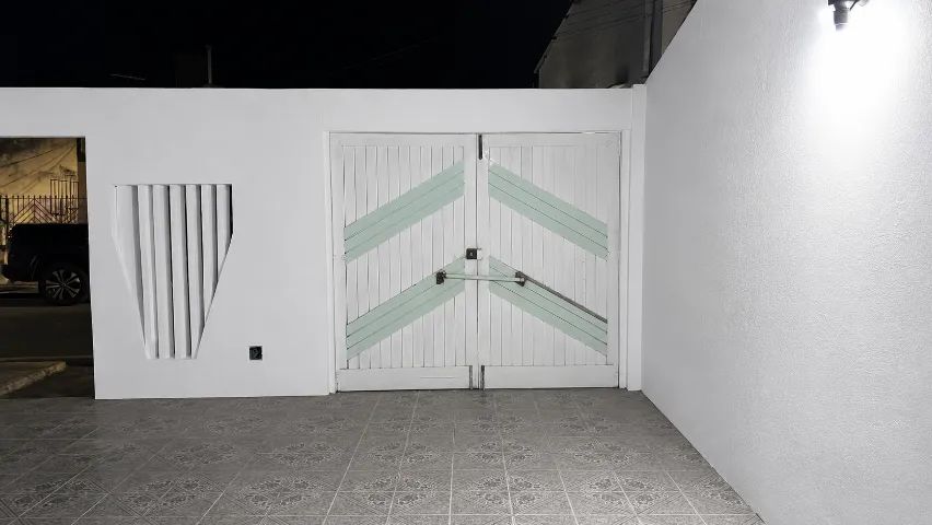 Vende-se casa a poucos metros do centro.  - Foto 2