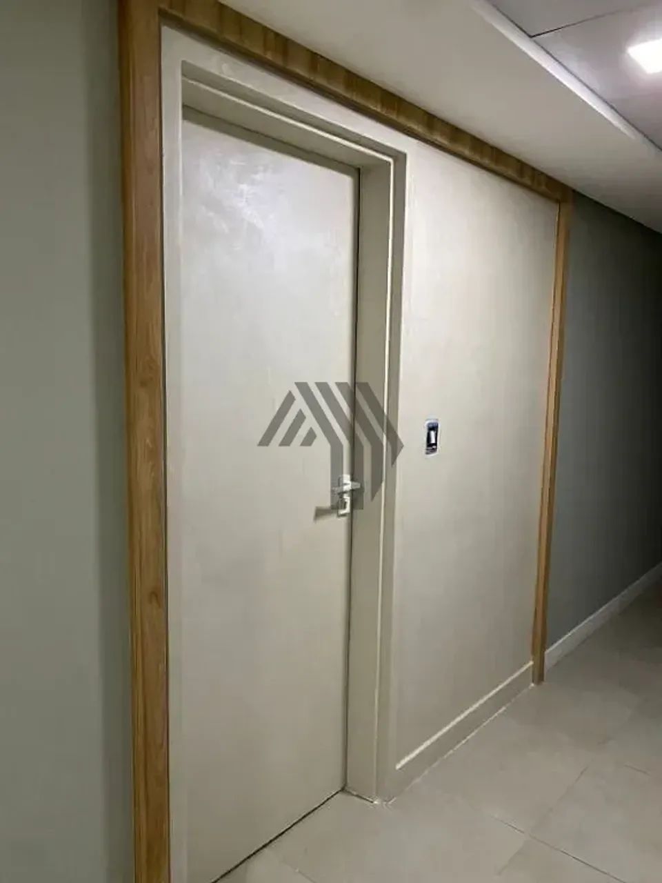3406-Sala para alugar, 38 m² totalmente mobiliada, banheiro, boa iluminação e ventilação - - Foto 3