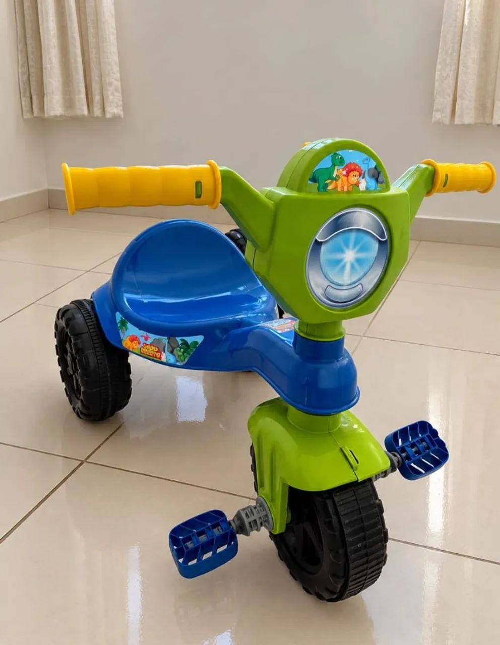Triciclo infantil 