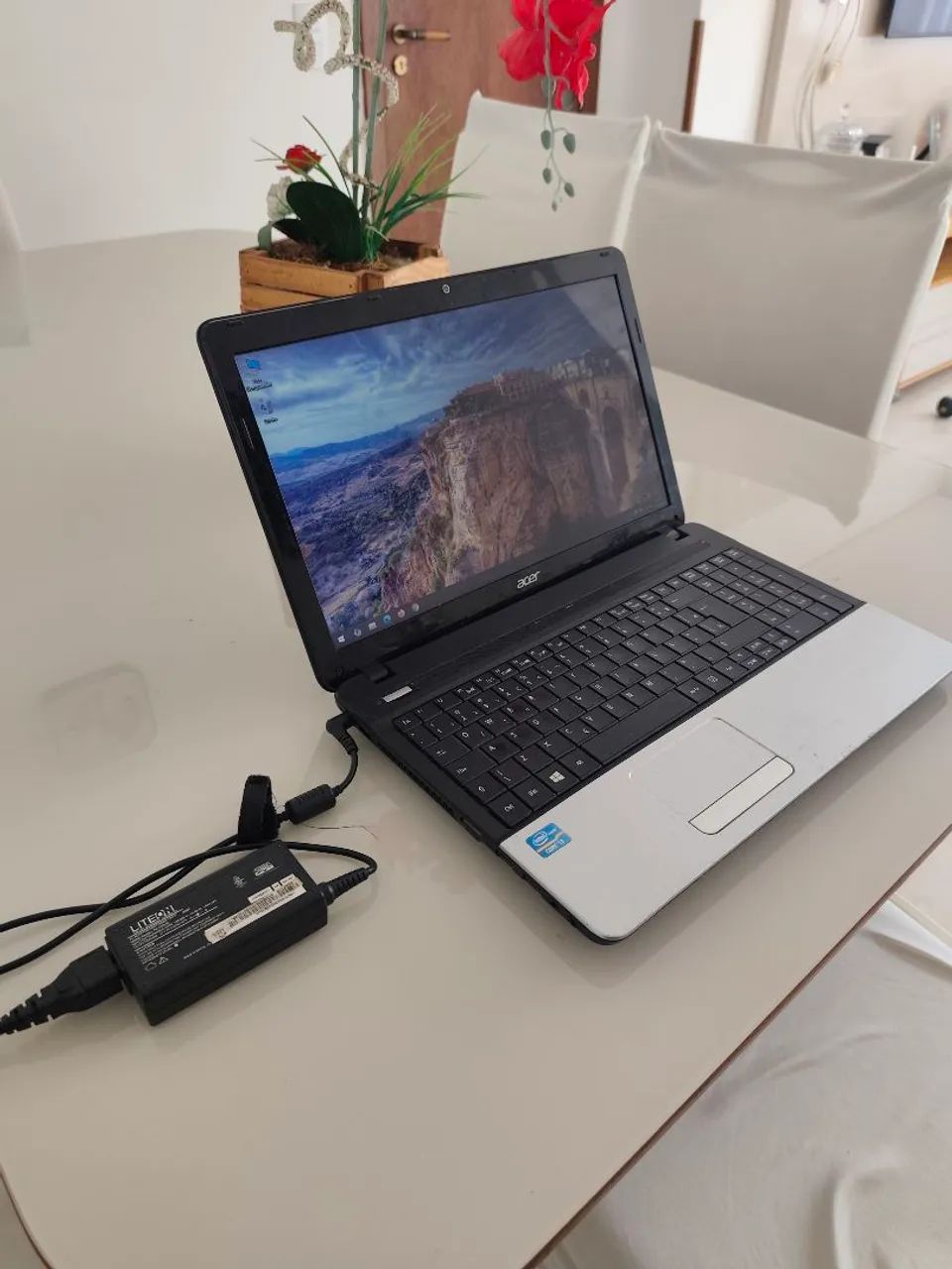 Notebook Acer i3 E1-571 - Foto 4