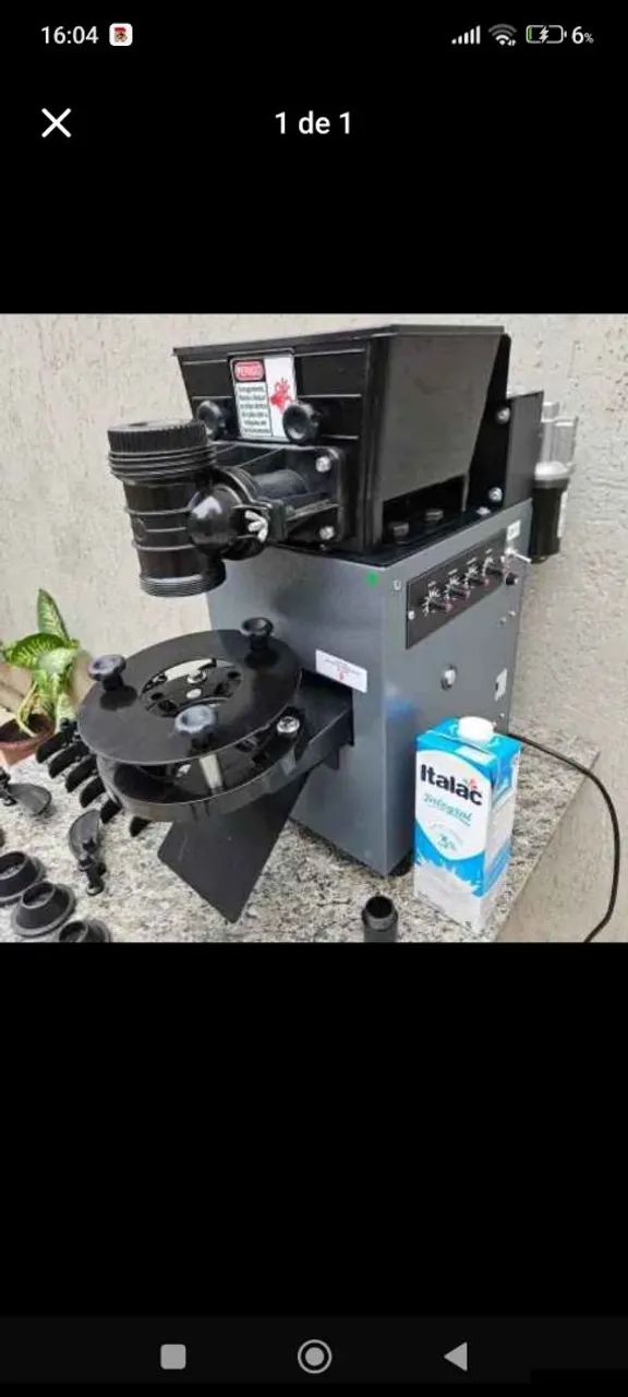 Máquina de salgados. 