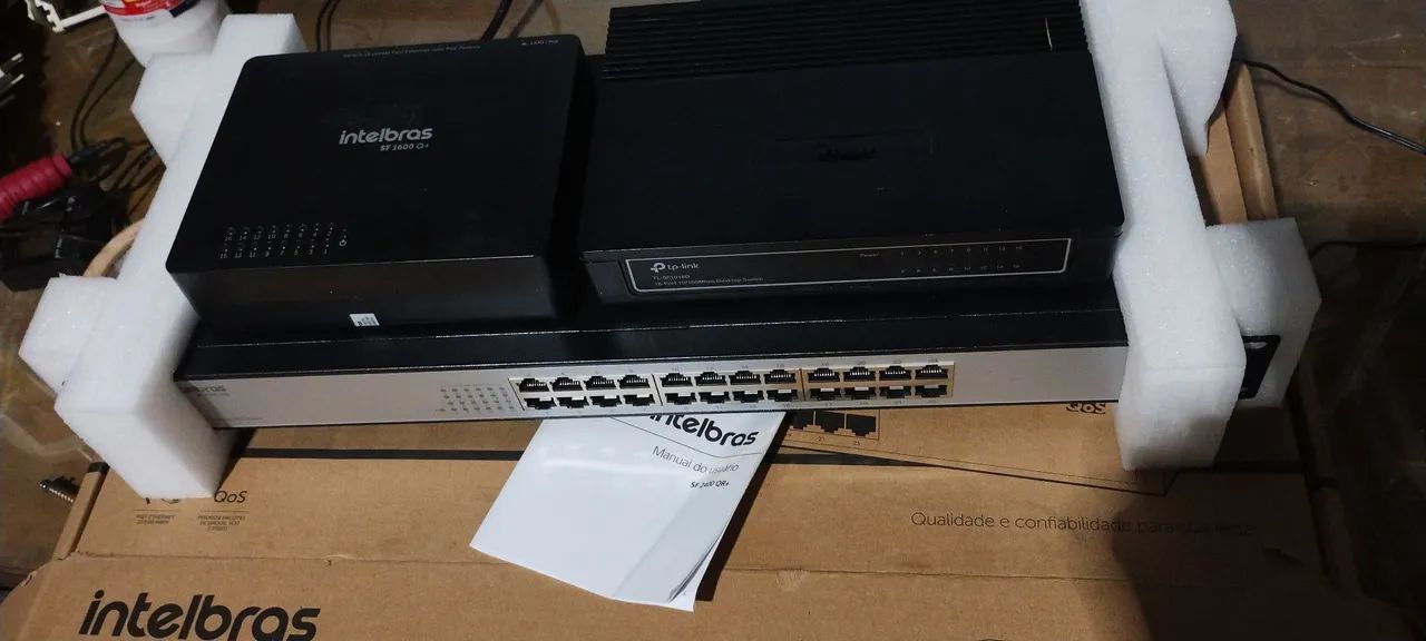 03 unidades switch Intelbras, semi novas 65712454688771121