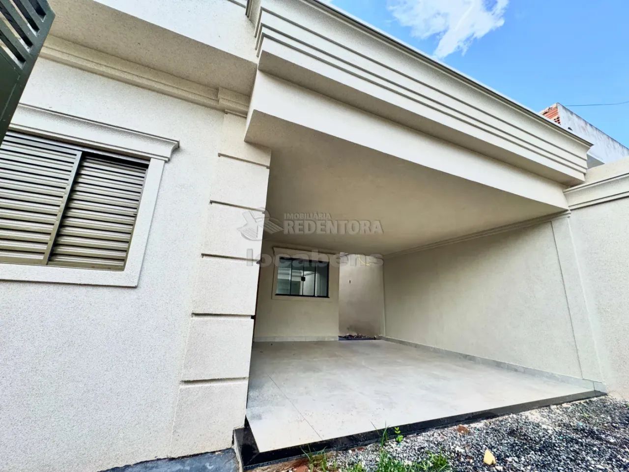 Casa térrea a venda no Jardim Bianco com 03 quartos, sendo 01 suíte, 02 banheiros, armário