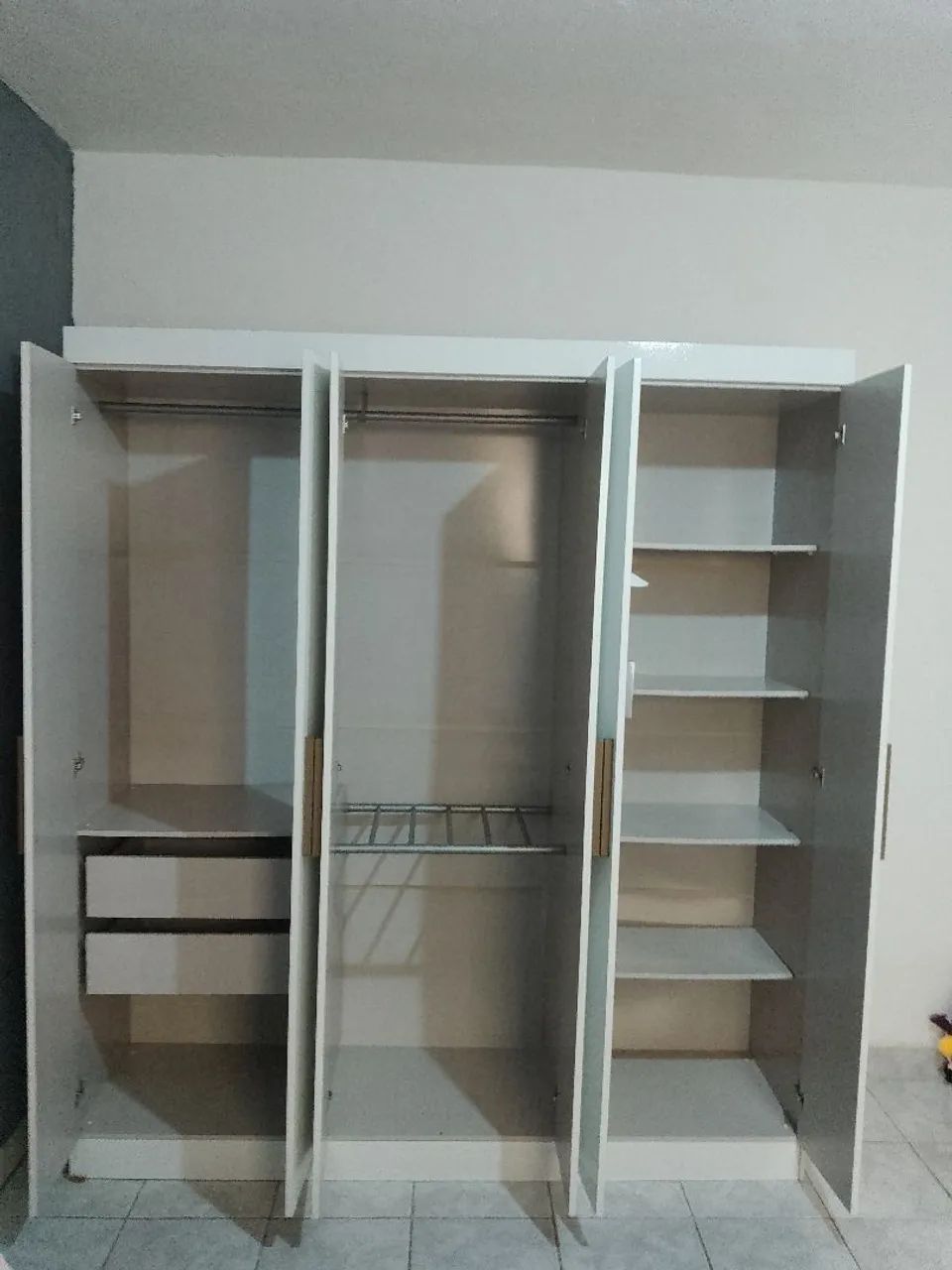 Guarda-roupa 6 portas - Foto 2