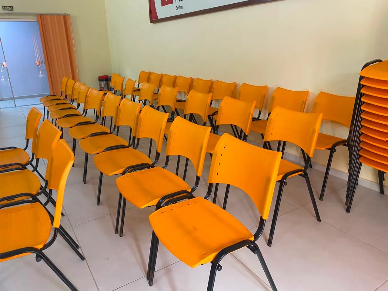 Cadeiras propileno 
