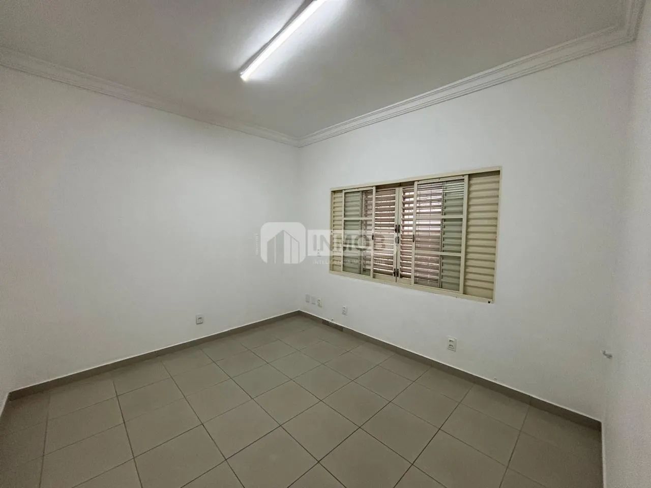 Clínica para Locação no Centro de Taubaté com 3 Banheiros - Foto 11