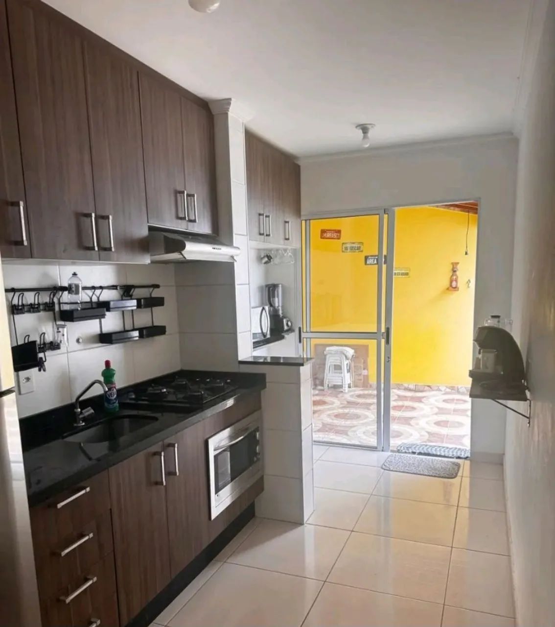 APARTAMENTO TÉRREO COM ÁREA EXTERNA