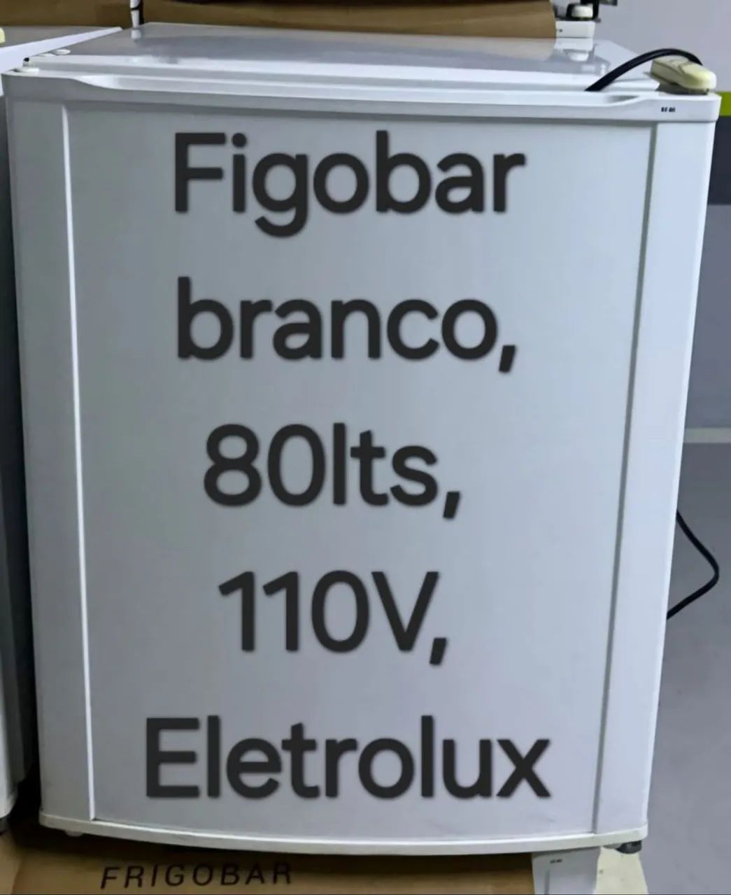 Vende-se Frigobar Eletrolux 