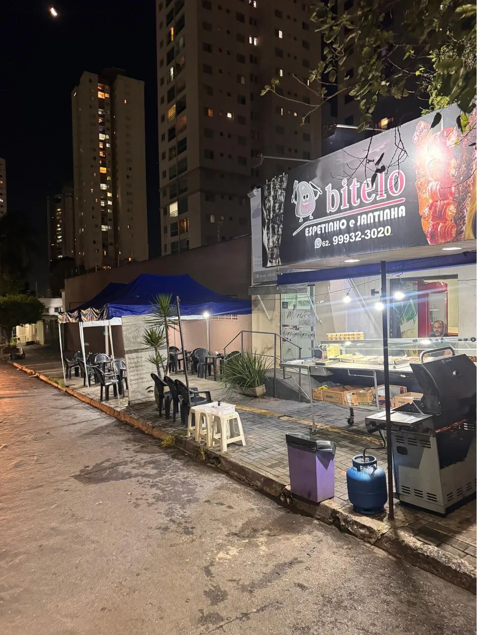 Vende-se uma loja de espetinho e Jantinha a mais de 7 anos no local..