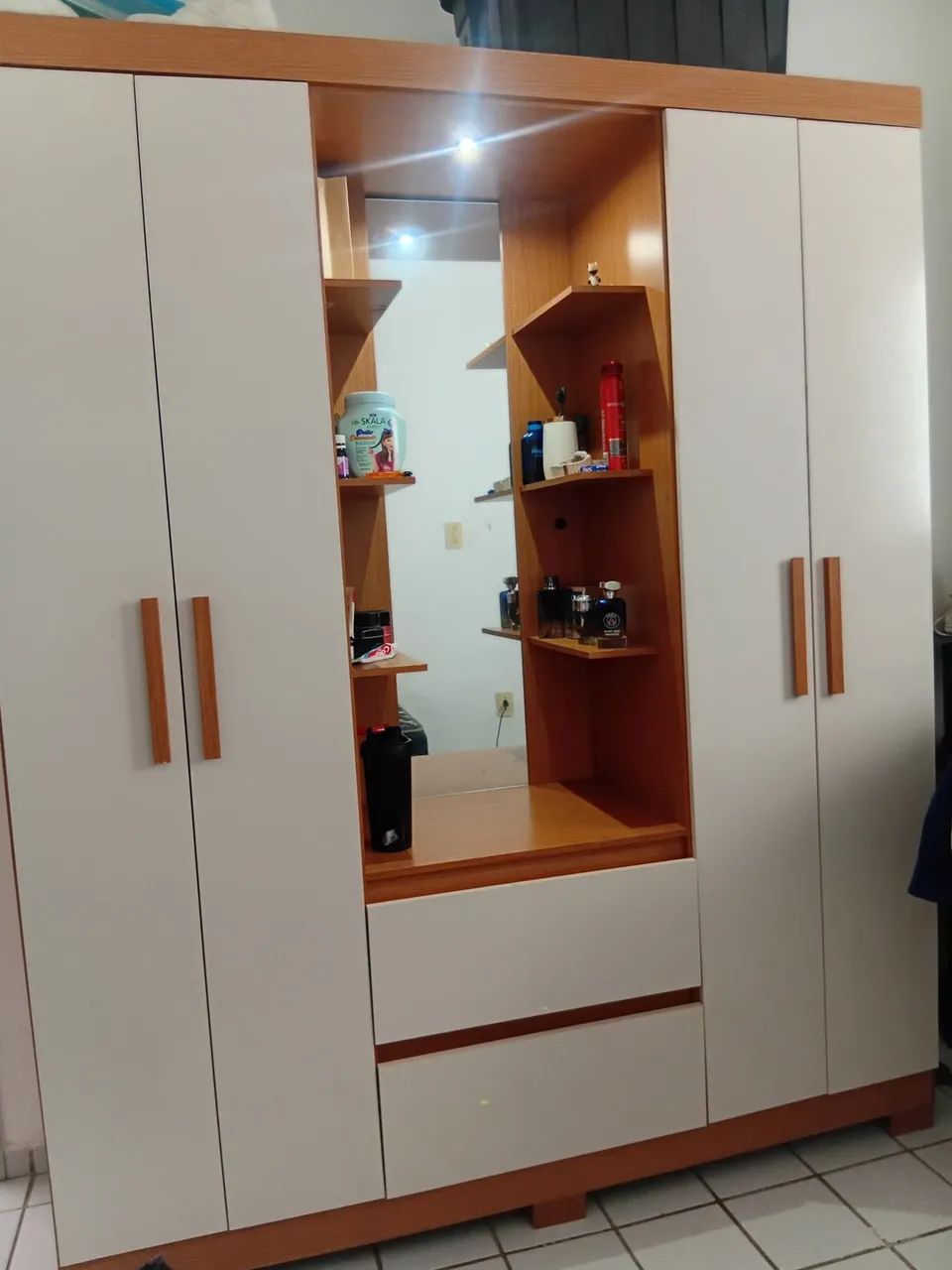 Guarda roupa com led