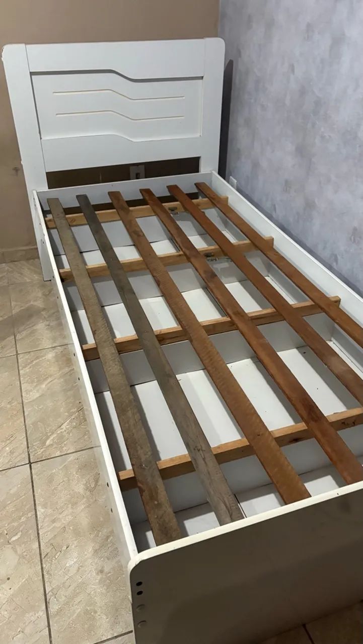 Vendo cama de solteiro  - Foto 3