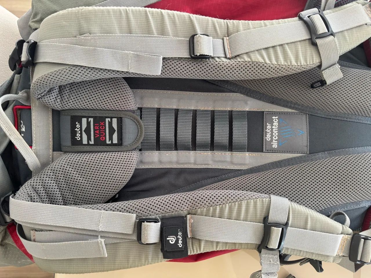 Mochila Deuter ACTlite 50+10 - Foto 4