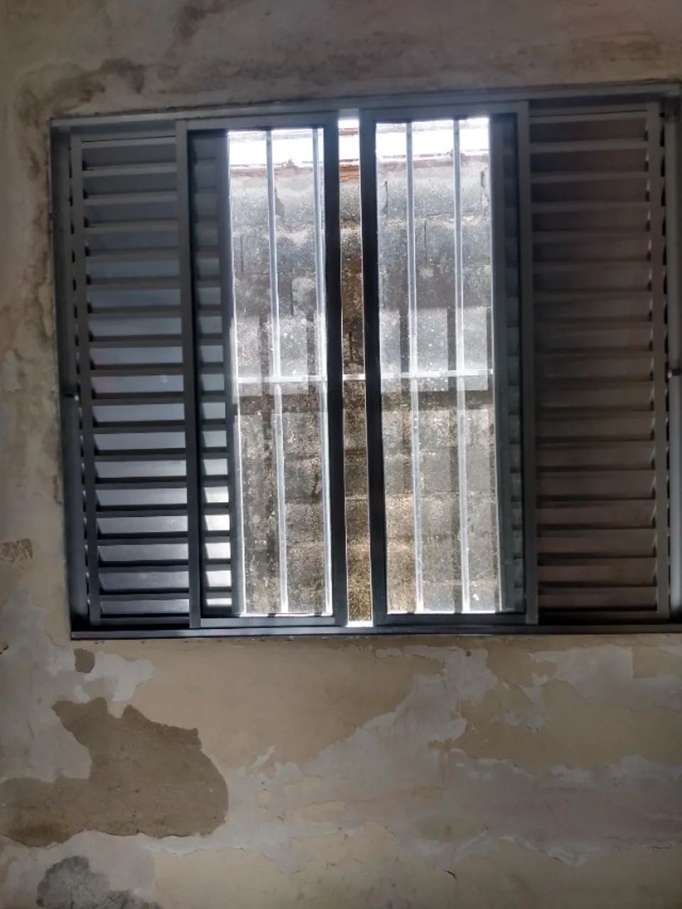 Window433926260161914881