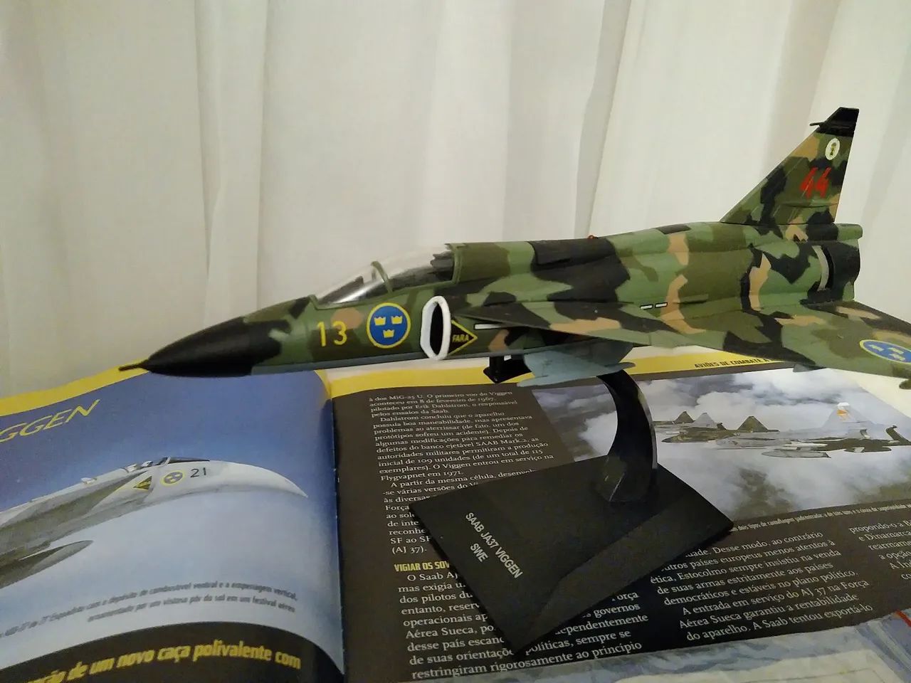 Miniatura altaya/de Agostini caça SAAB VIGGEN