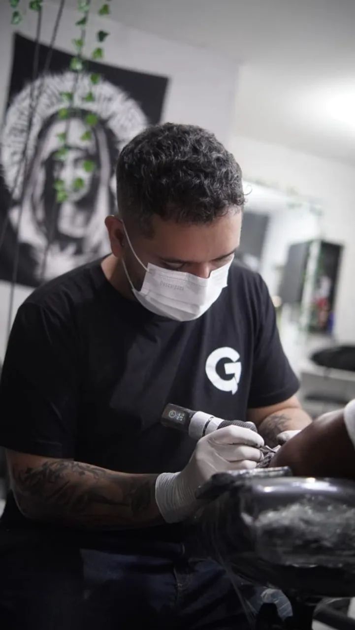 Faço tatuagem em troca de Iphone