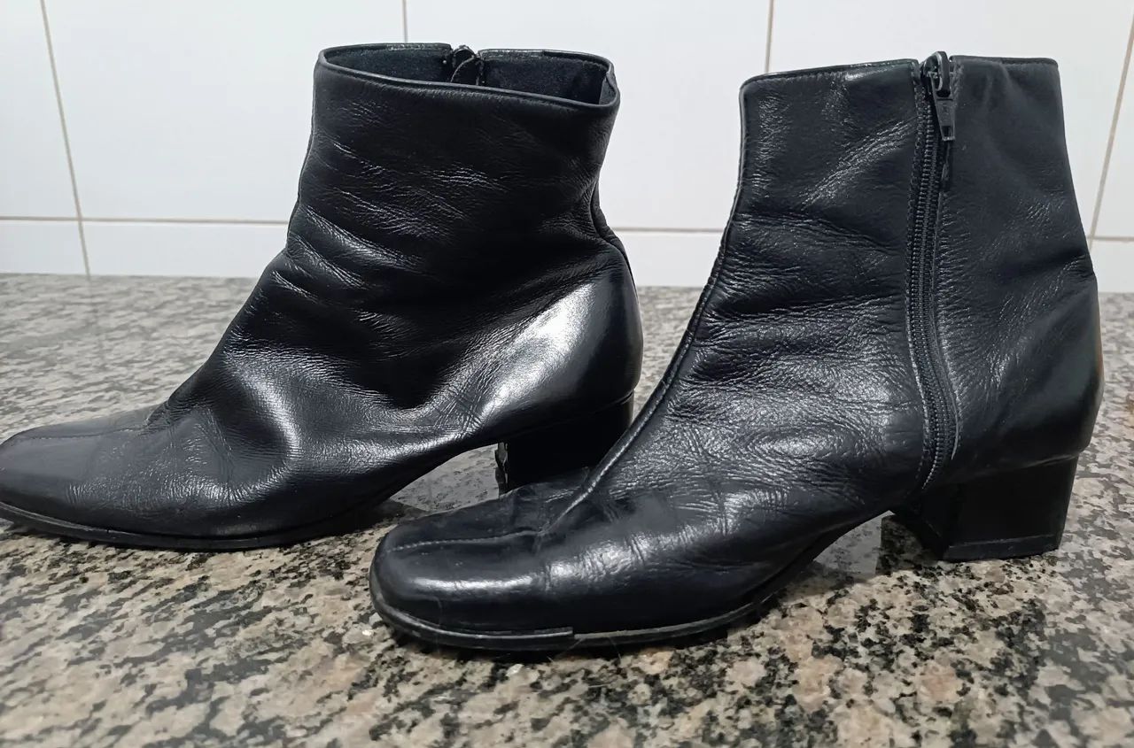 Bota Feminina em Couro Legítimo 