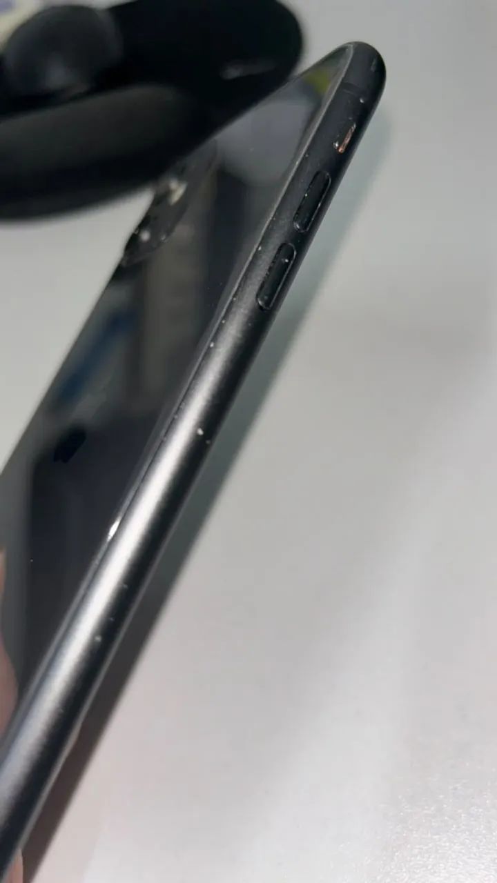 IPhone 11 - 64GB -  Super conservado, completo com caixa e nota fiscal! - Foto 3